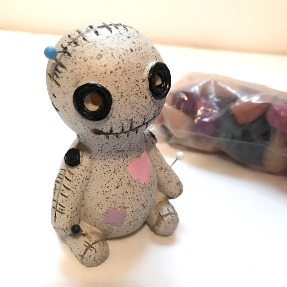 Incense burner holder Voodoo Doll Figure with Pink Heart & pins free bag cones